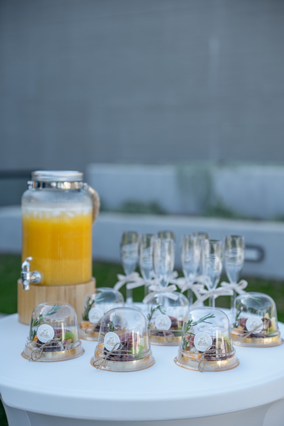 Charcuterie Cups: domos individuales de charcutería con el sello de The Pegasus Board